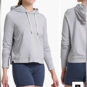 NWT Vuori Halo Essential Hoodie S $98